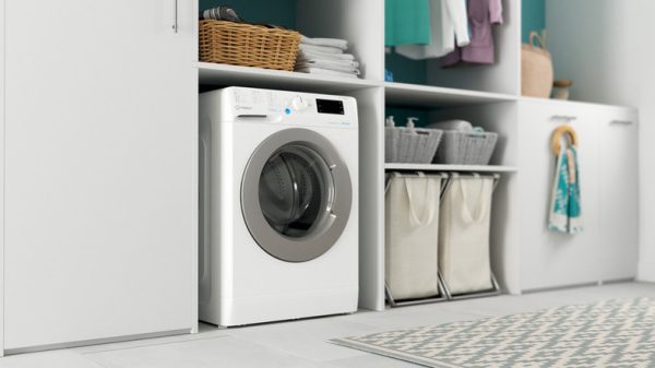 Indesit Πλυντήριο Ρούχων 8kg 1351 Στροφών BWE 81485X WS EE N