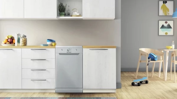 Indesit DSFE 1B10 S Ελεύθερο Πλυντήριο Πιάτων 45cm για 10 Σερβίτσια Inox